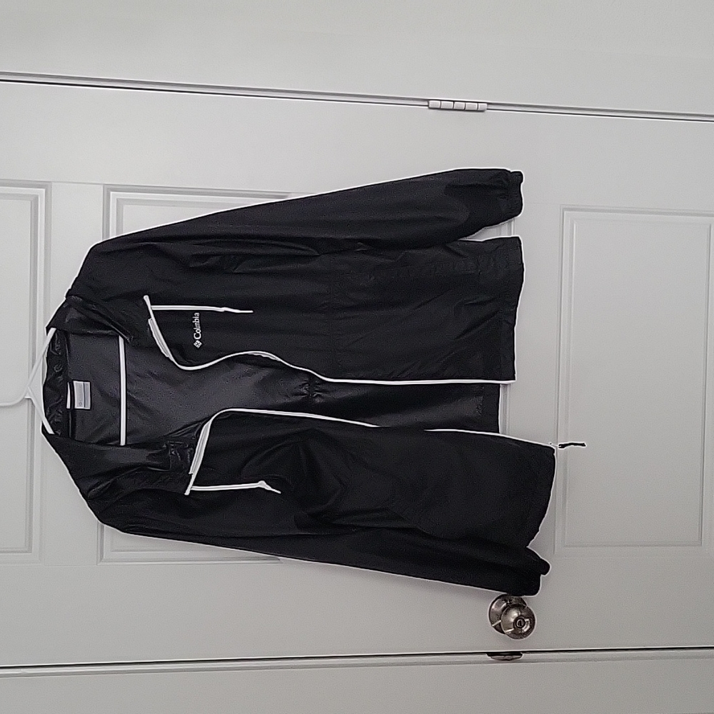 Cloumbia windbreaker
